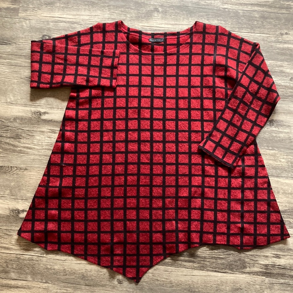 Bally & Millie asymmetrical top. Size 2X